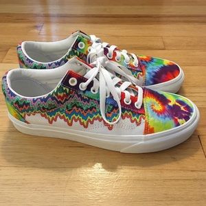 Limited editiion vans with Jen stark artwork